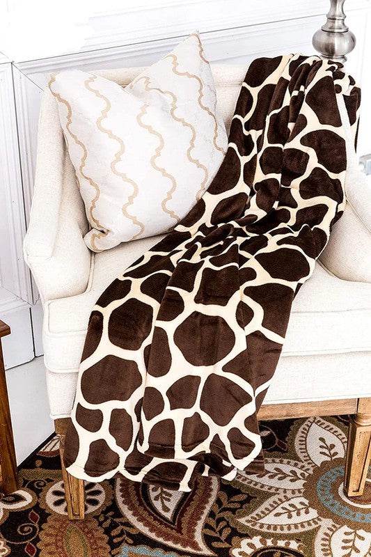 Giraffe Super Soft Cozy Bed Throw Flannel Blanket - VacationGrabs