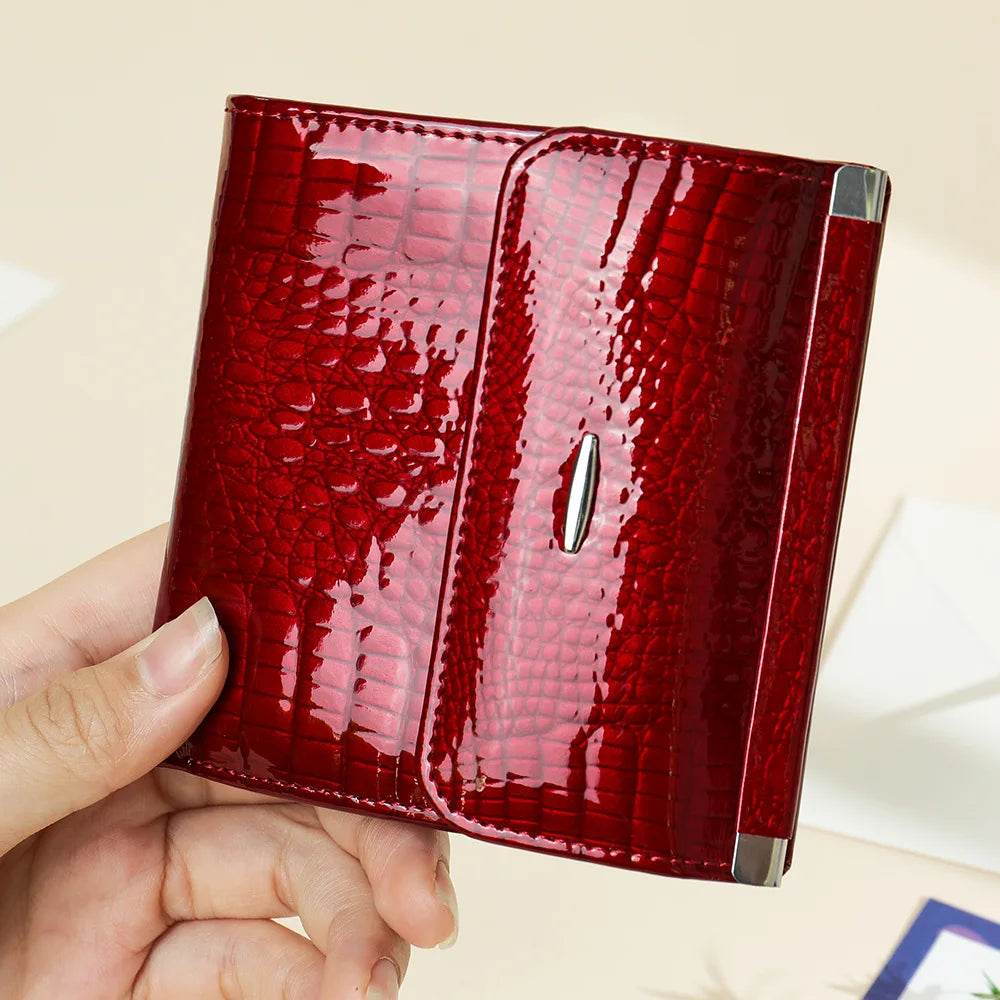 Retro Fashion Alligator Pattern Cowhide Leather Women’s Short Clutch Purse - VacationGrabs