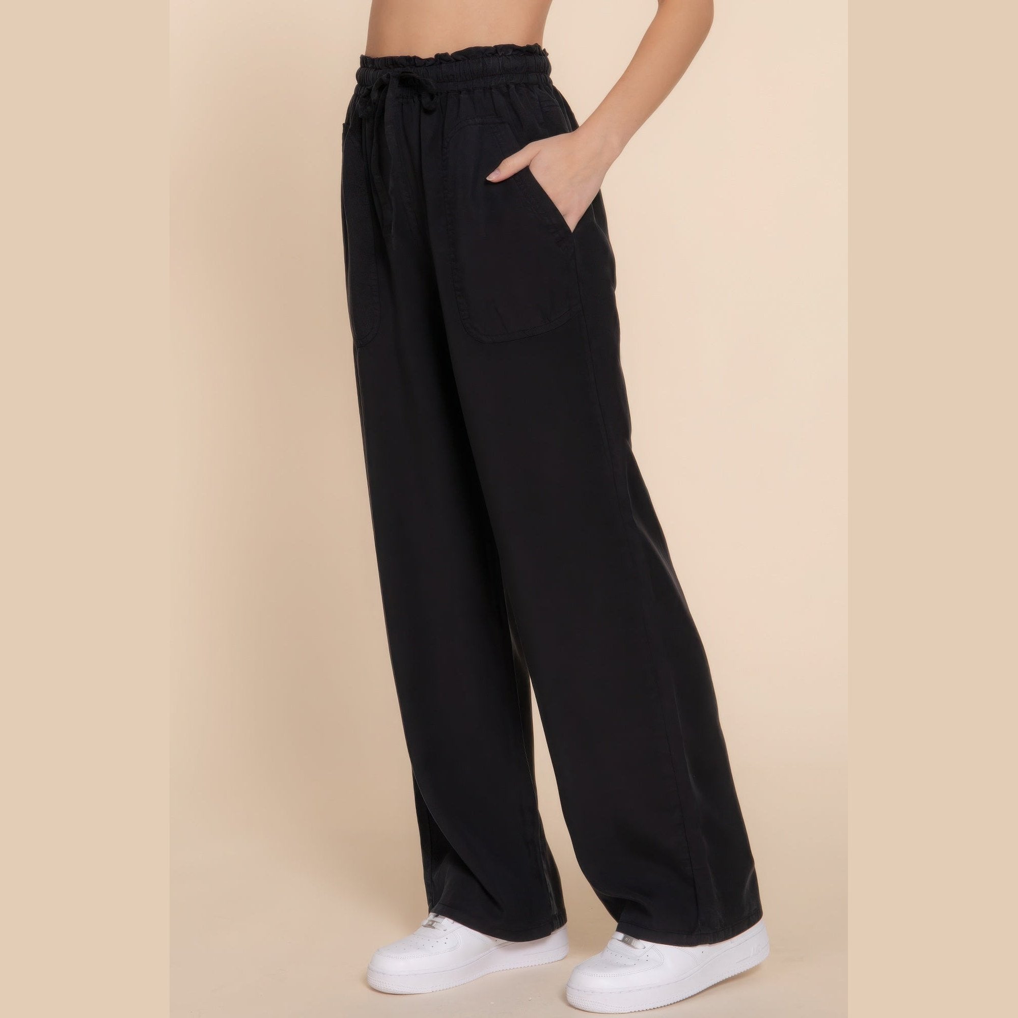 VacationGrabs black lightweight travel pants for women with elastic waistband and pockets