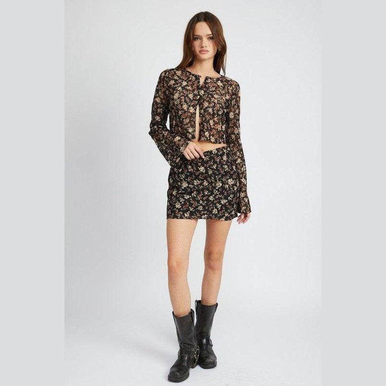 Emory Park cropped floral summer blouse with long sleeves and a button design, perfect for warm-weather outfits