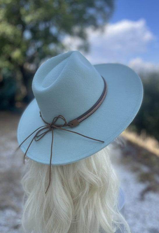Dandy Panama hat vacation style in light blue with leather strap for sunny days out