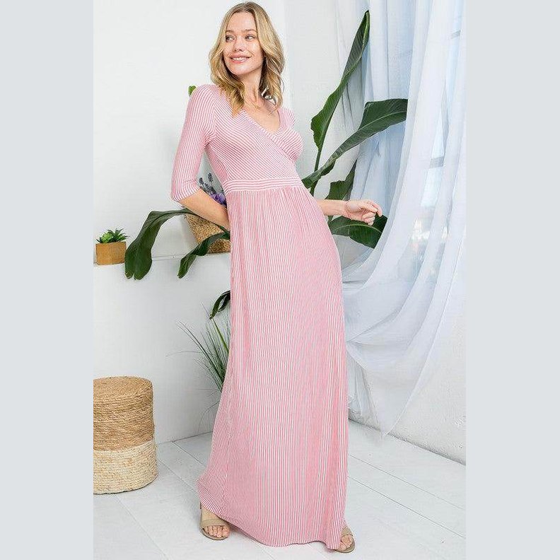 E Luna Dusty Pink Maxi Dress with a Flattering V-Neck and Three-Quarter Sleeves for Comfortable Wear