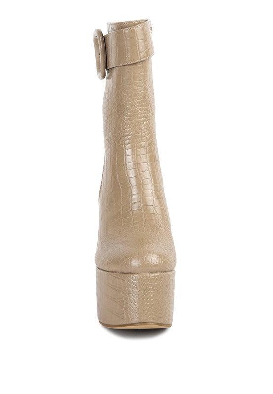 Rag Company fashionable vacation boots in a stylish beige crocodile pattern with a chunky heel