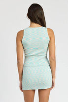 Multi Rib Top Button Detail - VacationGrabs