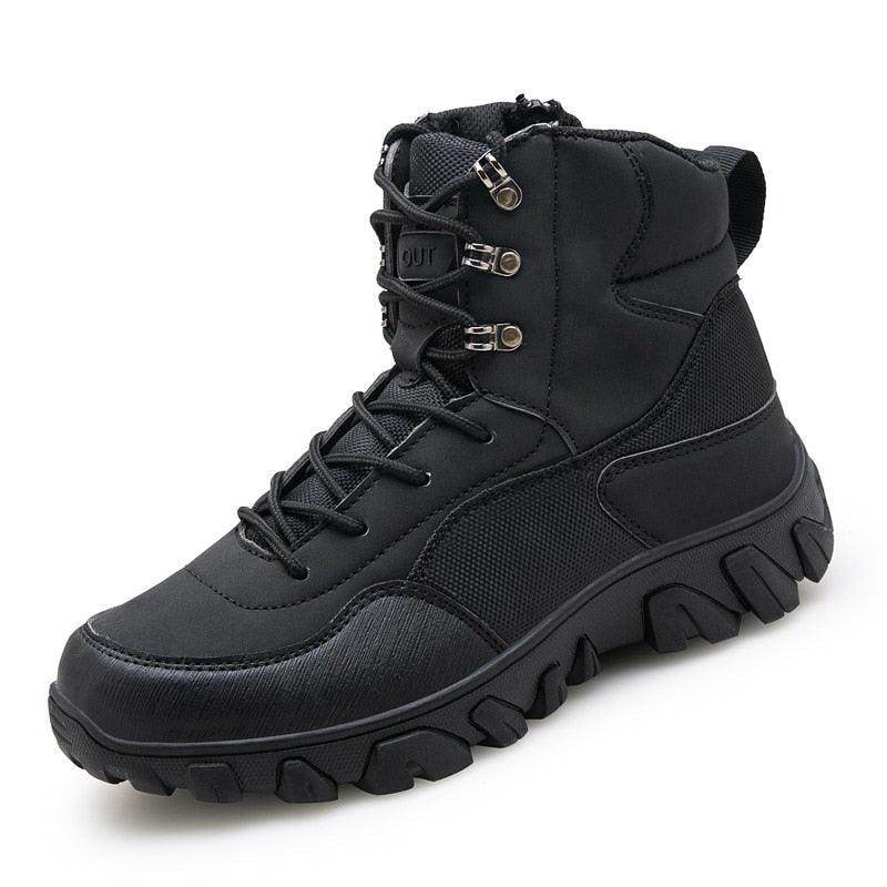 Men's outdoor tactical boots in black, featuring durable materials and rugged sole for all-terrain use