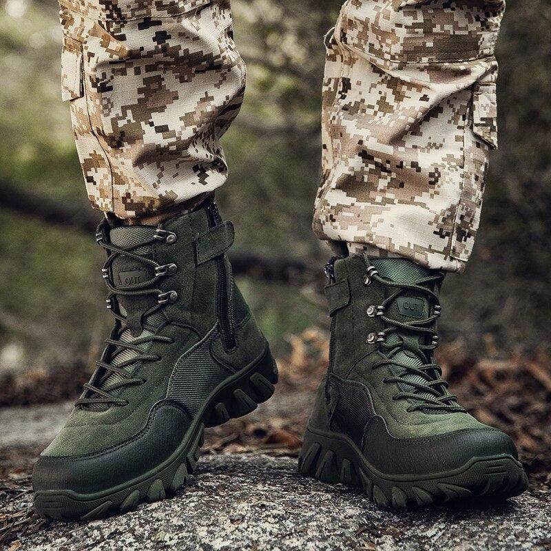 Men's outdoor tactical boots with rugged design, perfect for hiking and tactical use in natural settings