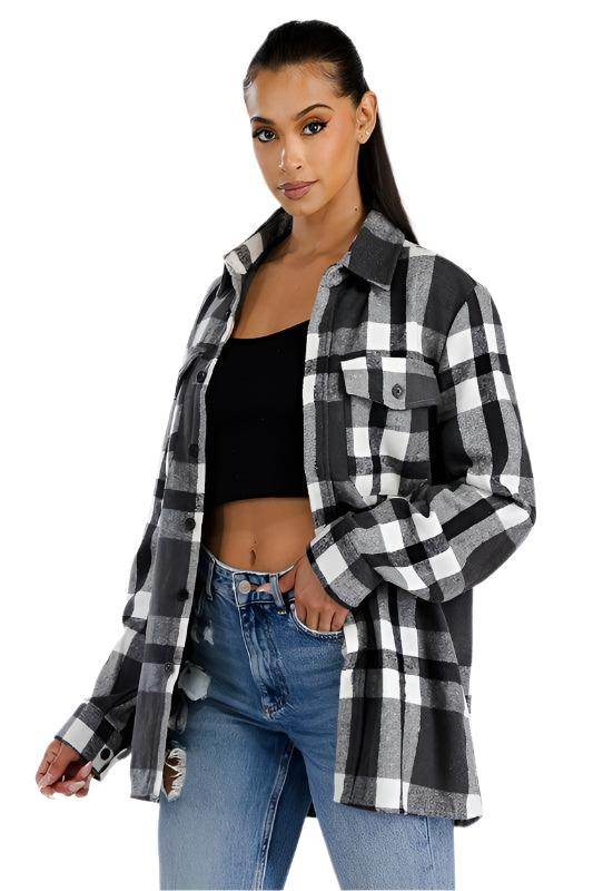 WEIV soft plaid shacket for women in black and white with a relaxed fit and front pockets