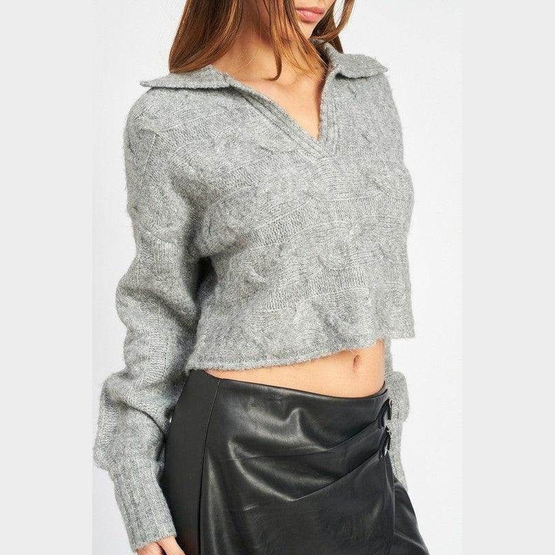 Emory Park stylish cableknit sweater in gray with a cropped design and collar detail