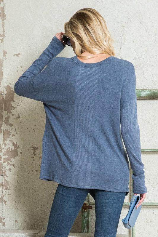 Andante USA stylish long sleeve shirt for travel in blue with a relaxed fit and soft fabric
