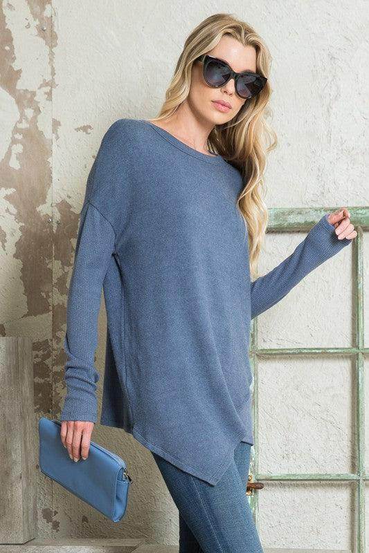 Andante USA stylish long sleeve shirt for travel in soft blue with a relaxed fit and elegant drape