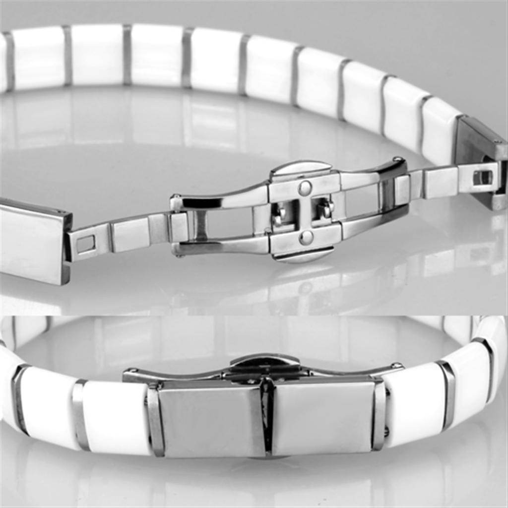 Elegant white and silver bracelet, perfect as stylish vacation jewelry for women