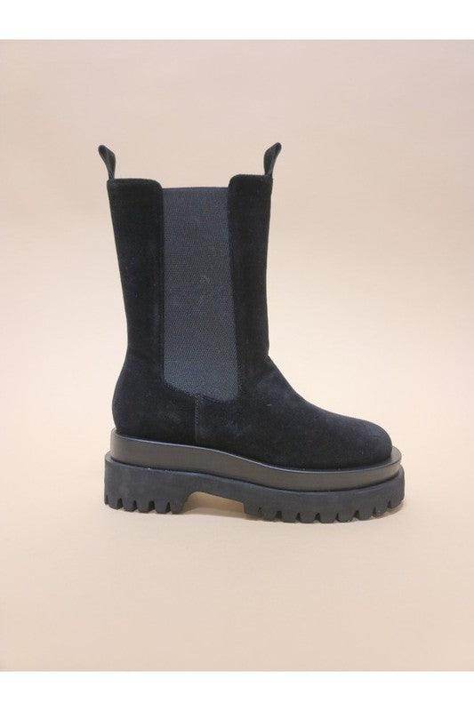 Stylish women's boots vacation in black with chunky sole and side elastic for easy wear