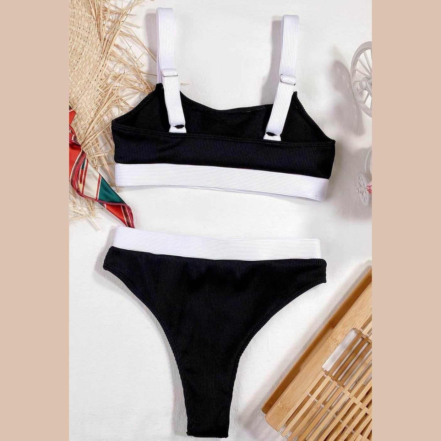 Trendsi scoop neck swimwear in black and white 2PC set with adjustable straps for women