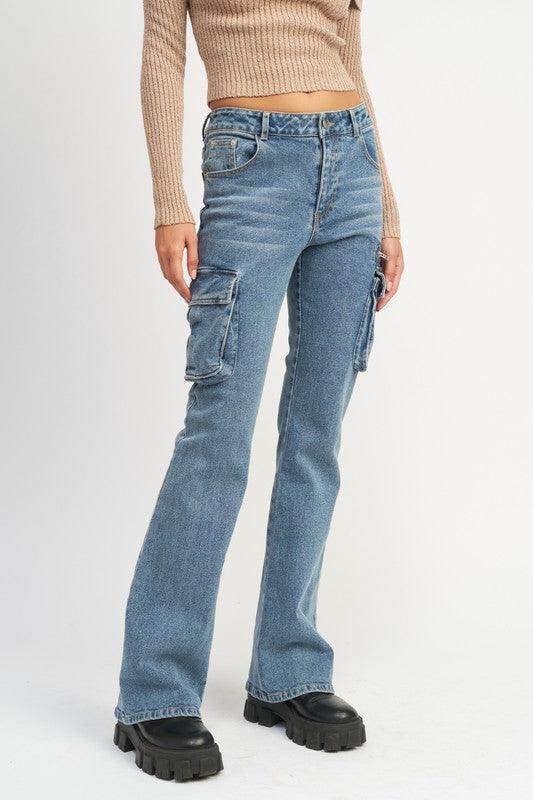 Emory Park trendy denim pants for women with a flared design and cargo pockets