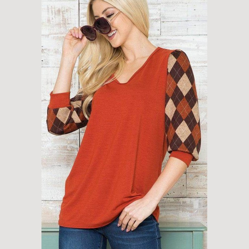 Acting Pro trendy V neck top for vacations in rust color with patterned sleeves
