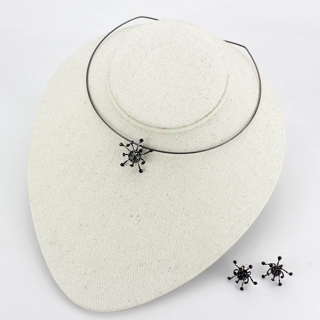 Unique vacation jewelry for women featuring a choker necklace and matching stud earrings