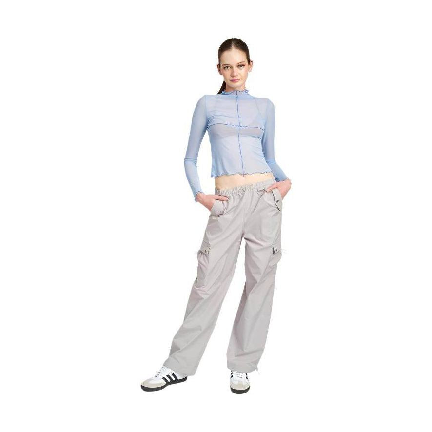 Emory Park women's vacation style cargo pants in gray with functional pockets and a relaxed fit