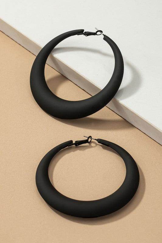LA3accessories sleek black vacation style earrings in crescent shape for a chic look