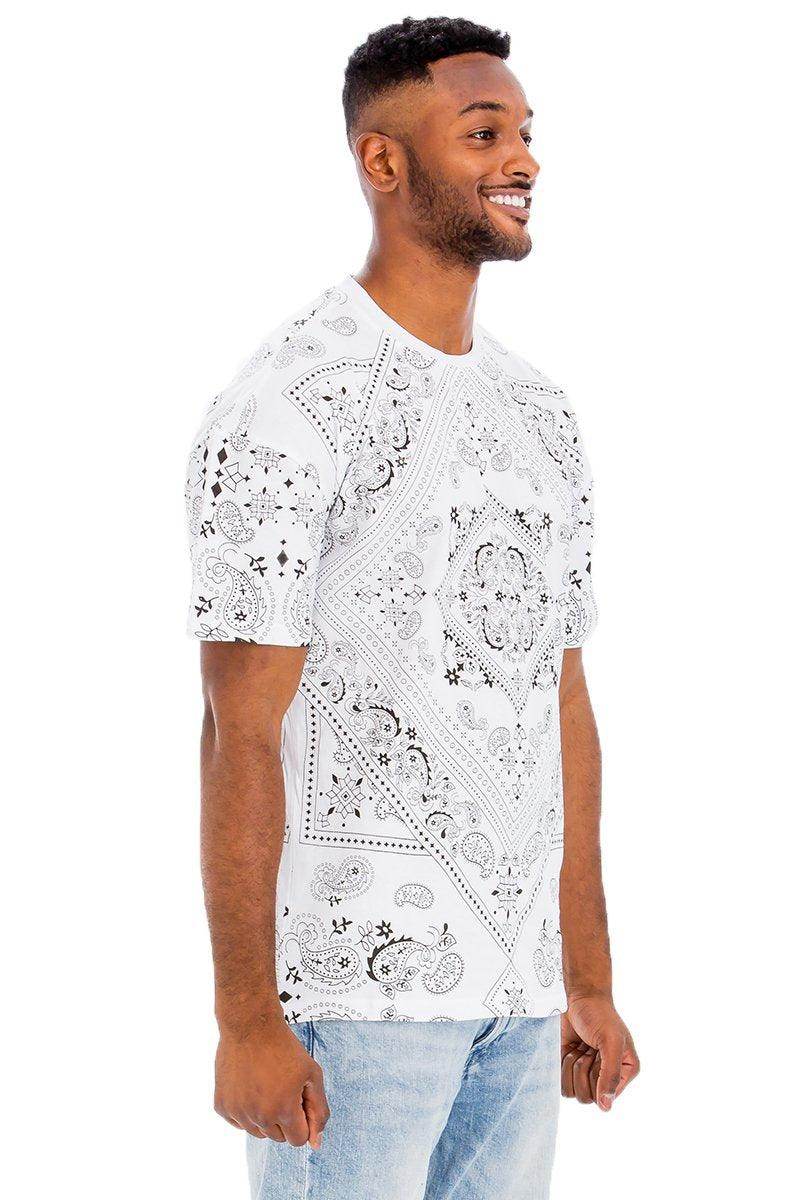 Men's Vacation Style Tshirt Men in White with Stylish Bandana Print Perfect for Casual Outings