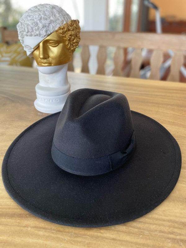 Queens INC vegan felt panama hat in black, perfect for stylish sun protection and versatility