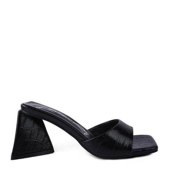 Rag Company block heel vacation sandals in black with stylish structured design for summer outings
