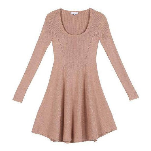 Lilou Casual Knit Dress for Travel in Soft Beige with Long Sleeves and Flowy Skirt