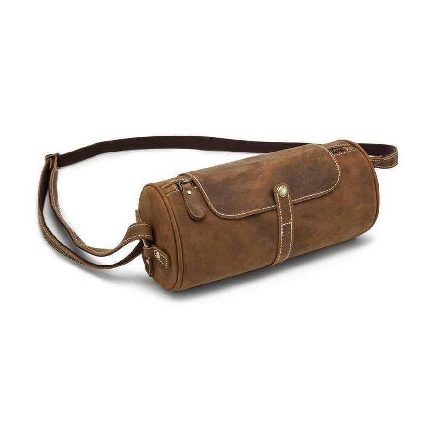 Vintage leather crossbody bag with adjustable strap and classic design for everyday use