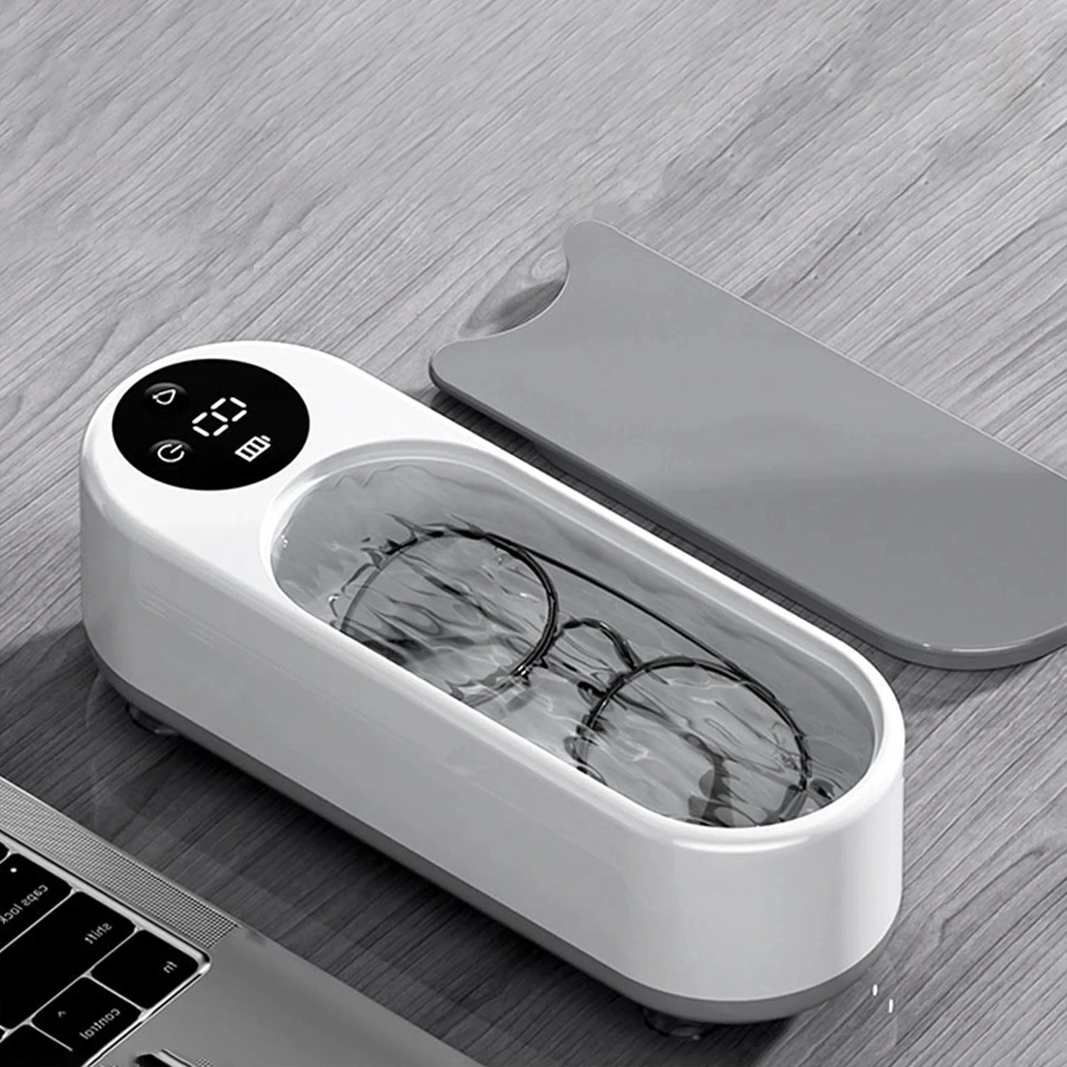 Wireless glasses cleaning machine, compact design for effective cleaning