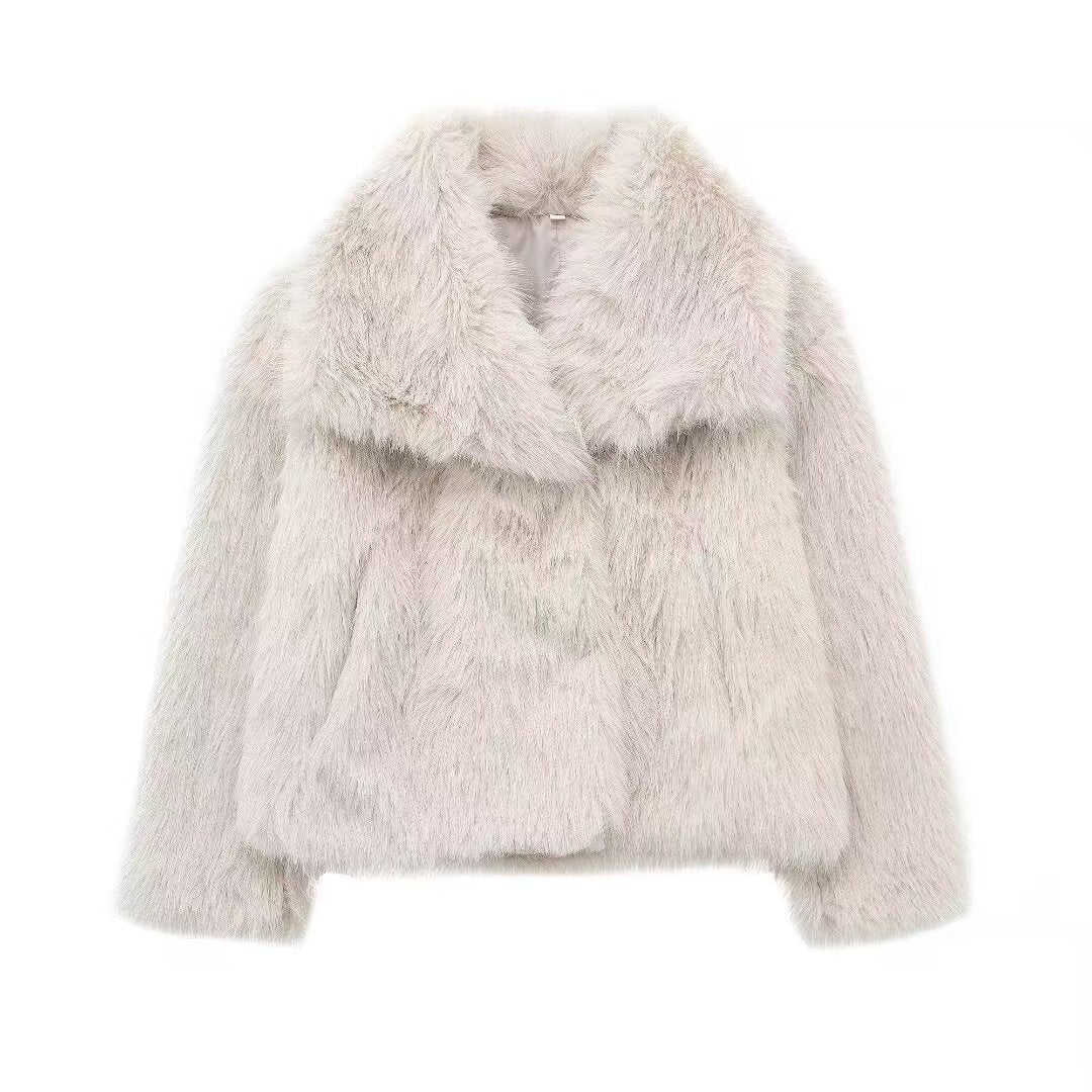 SHOMICOBOUTIQUE Women's Faux Fur Coat in Soft White for Cozy Winter Fashion
