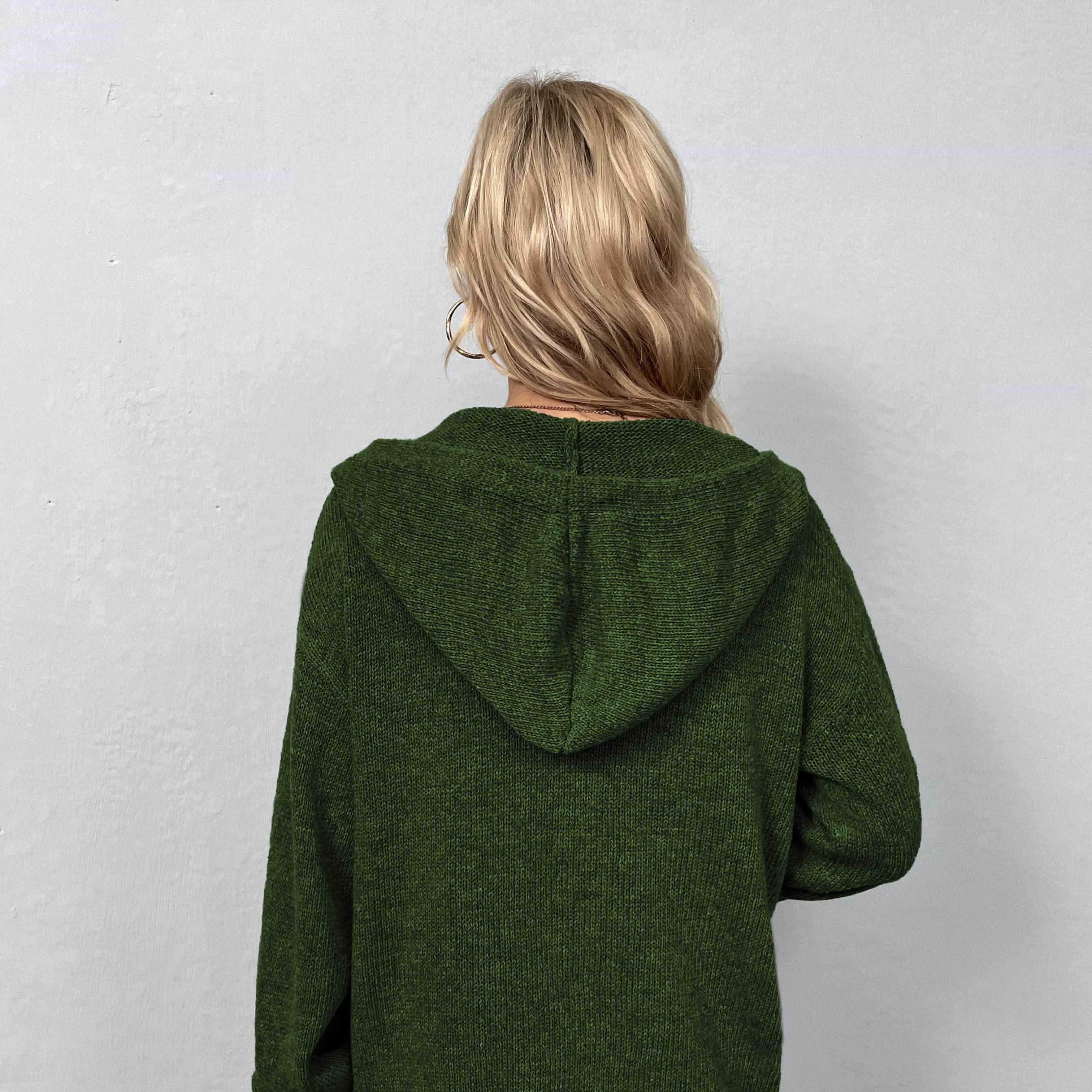 Casual hooded cardigan in green with a relaxed fit, perfect for everyday wear