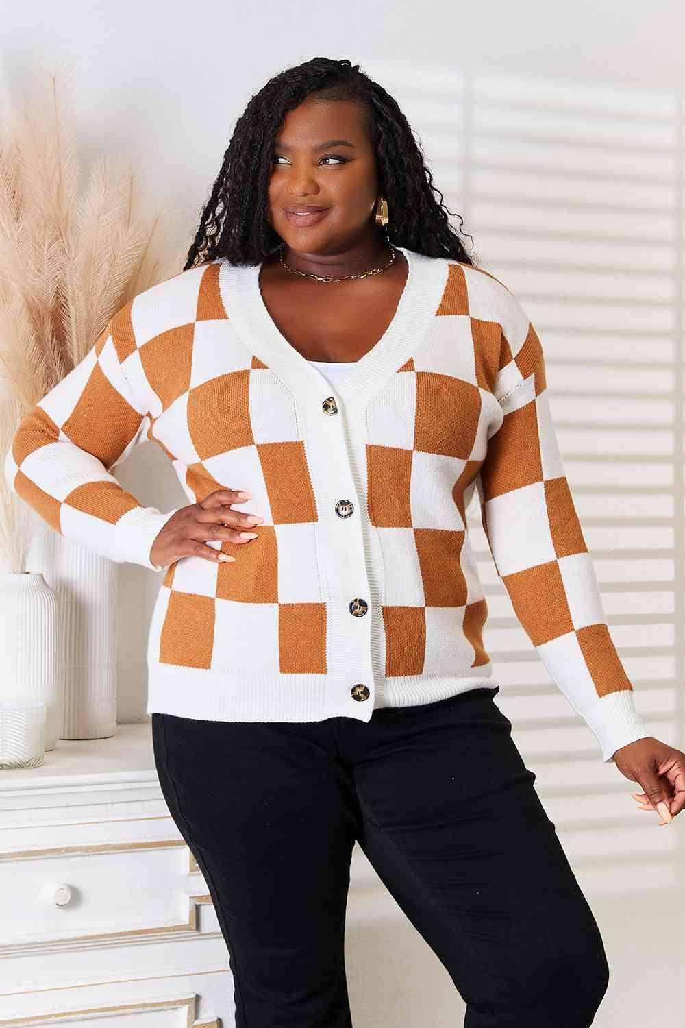 Trendsi women's cardigan with checkered pattern sweater in white and brown colors