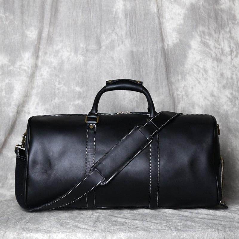 Stylish crazy horse leather travel bag with adjustable shoulder strap and sturdy handles