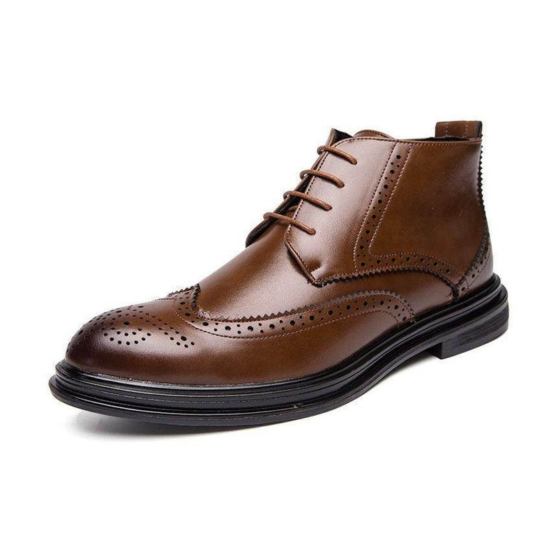 Brown quality leather oxford shoes with wingtip design and stylish laces for men