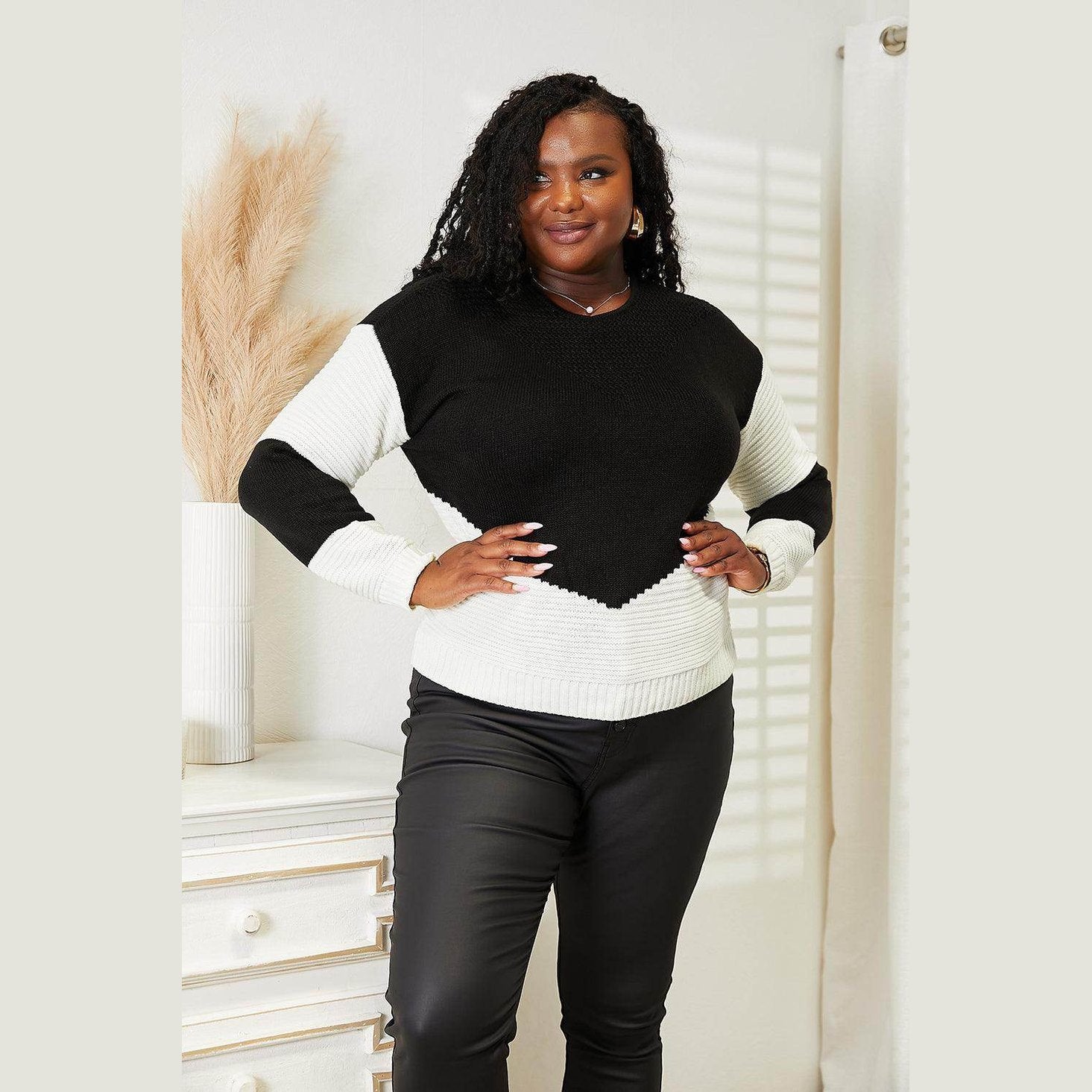 Trendsi Women's Sweater in Black and White featuring a stylish chevron design for vacation style knitwear