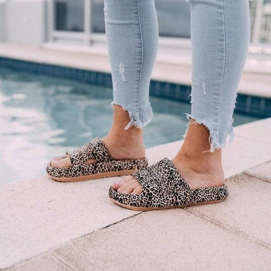 Women's Shoes - Sandals Women's Shoes Og Brown Leopard Insanely Comfy Slides