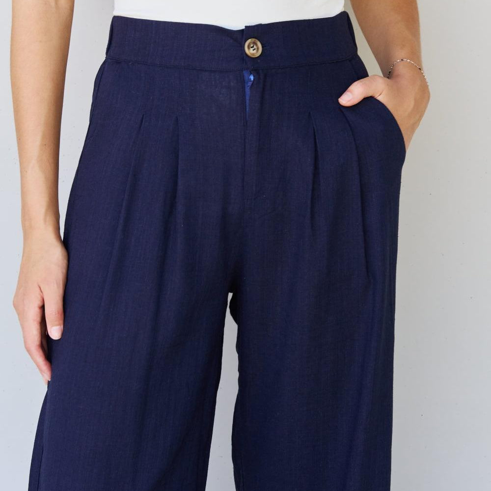 Women's Pants Pleated Detail Linen Pants in Dark Navy