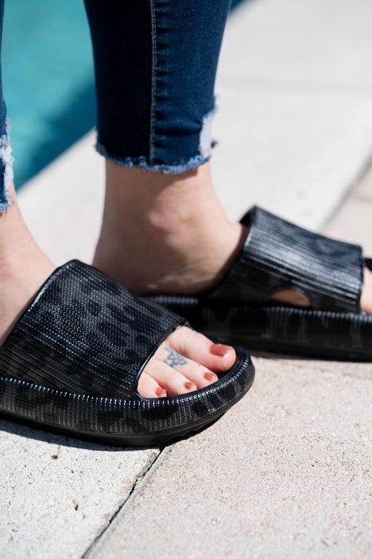 Women's Shoes - Sandals Women's Shoes Black Leopard Insanely Comfy Slides