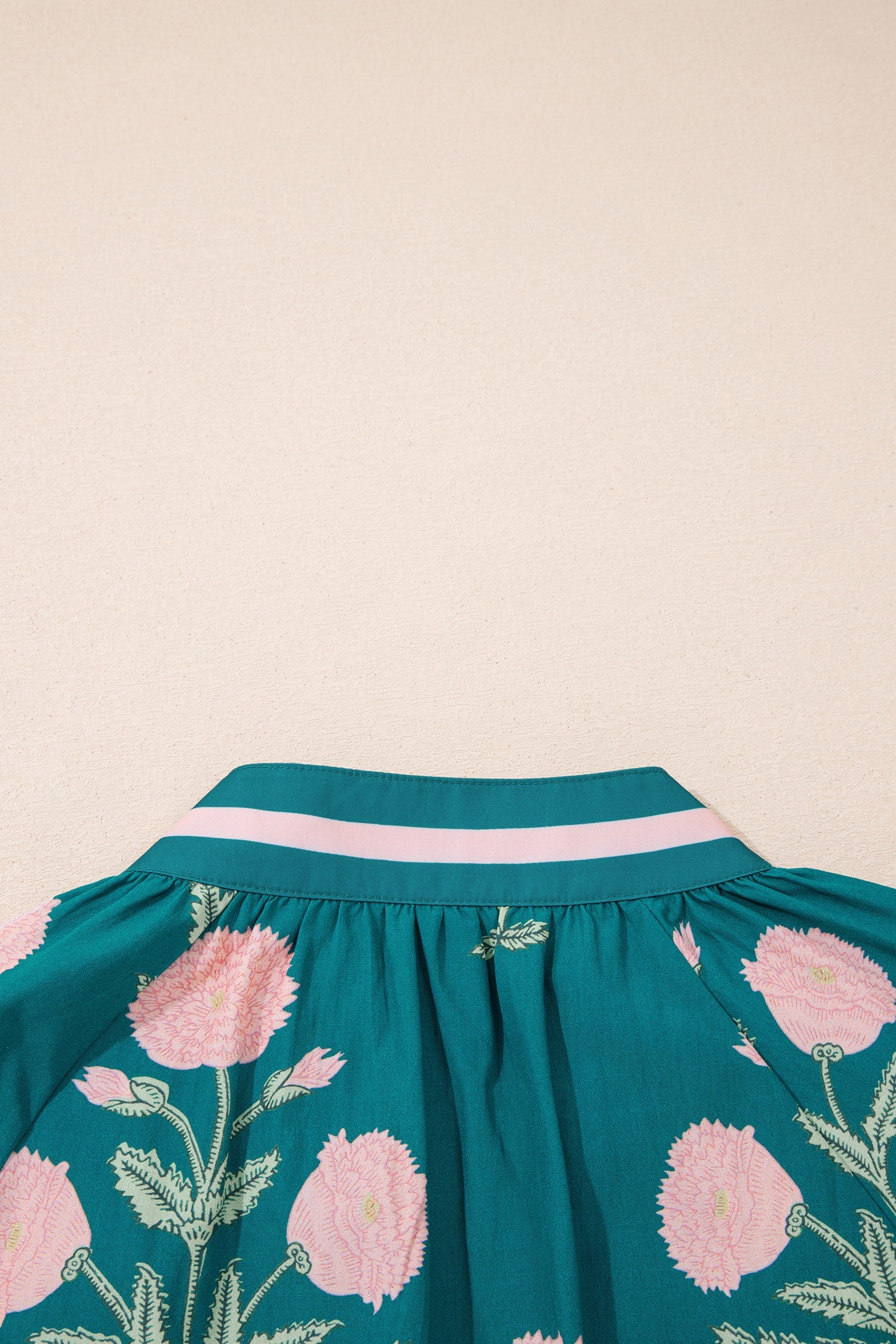 Flower Contrast V-Neck 3/4 Sleeve Blouse
