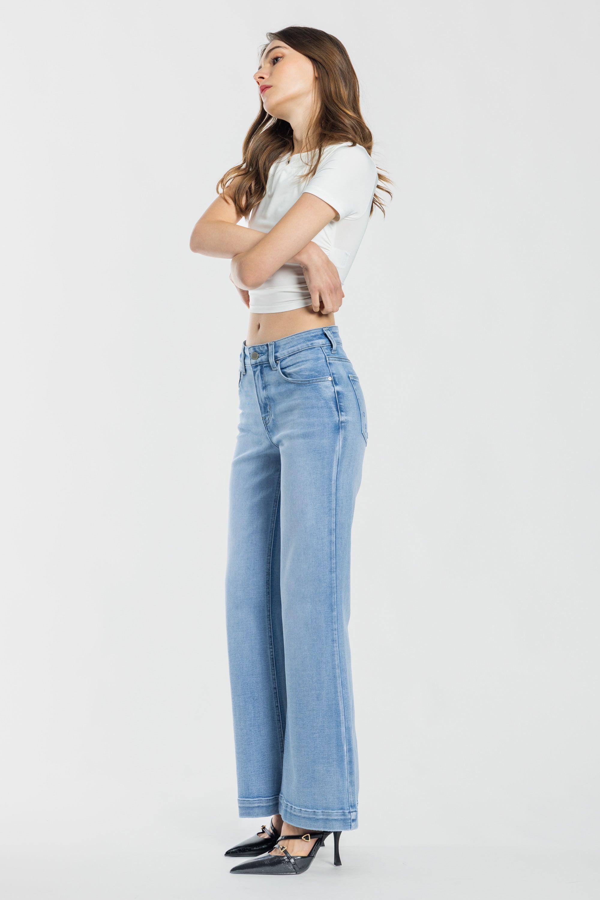 Women’s Wide-Leg Jeans for Effortless Style