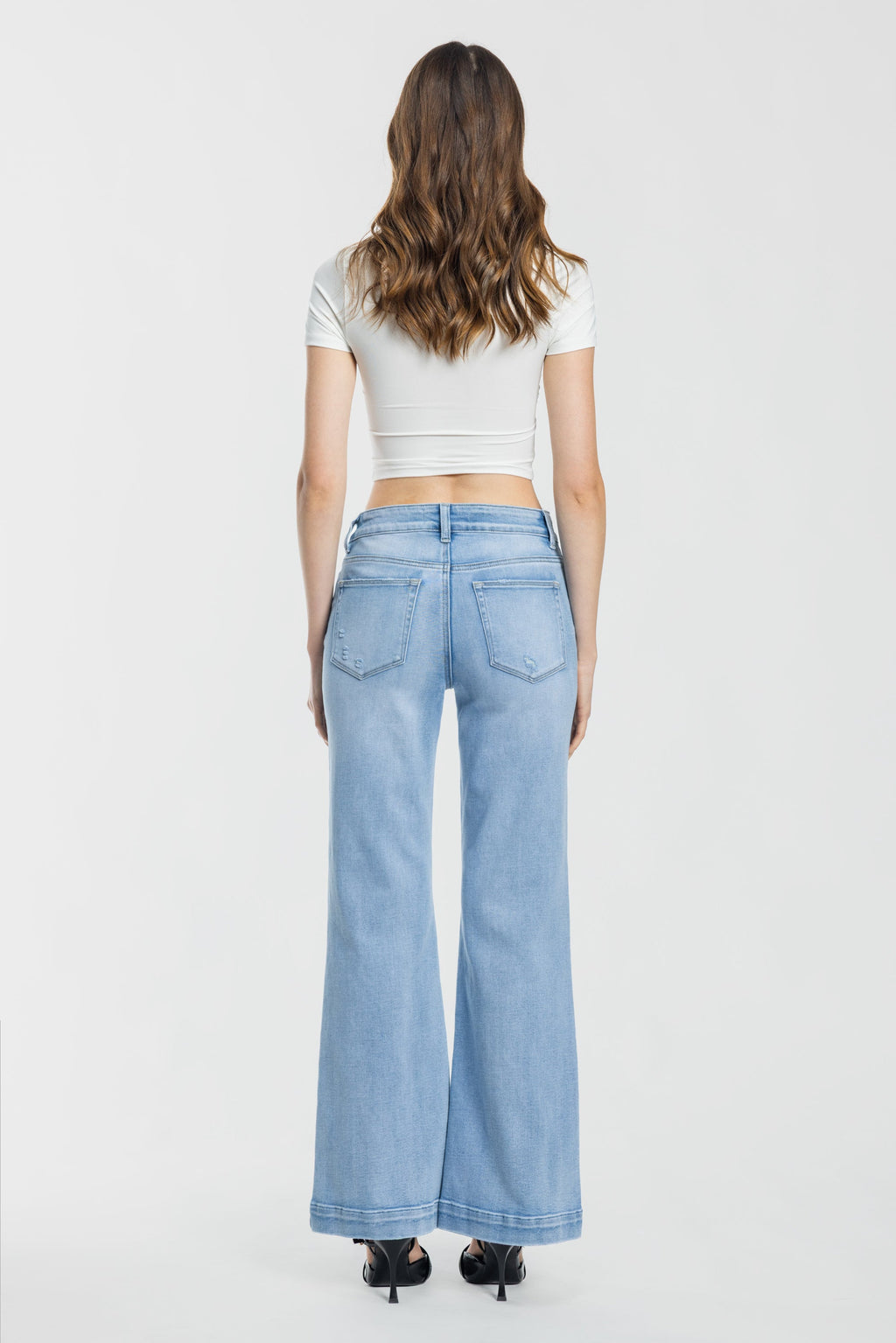 Women’s Wide-Leg Jeans for Effortless Style