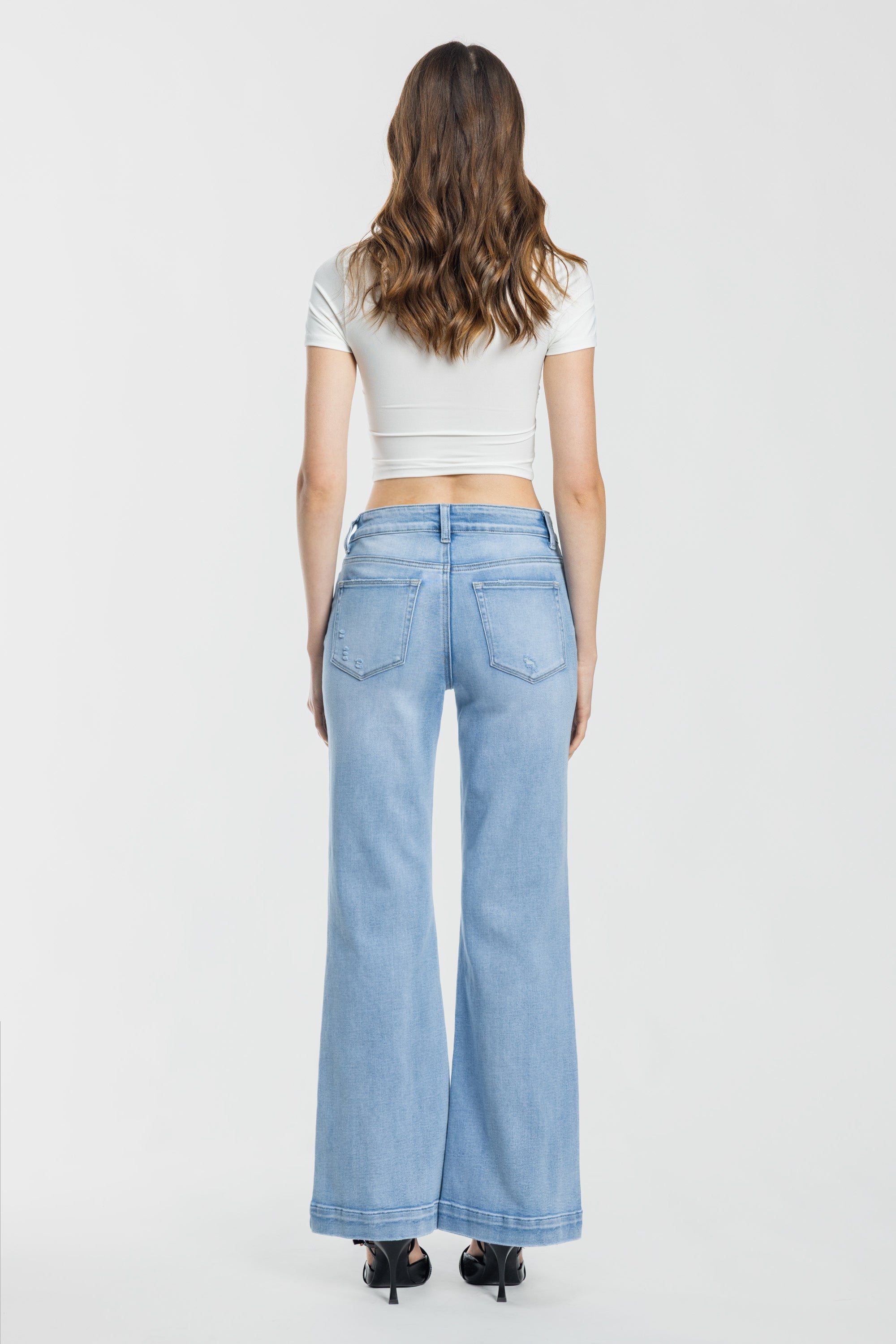 Women’s Wide-Leg Jeans for Effortless Style