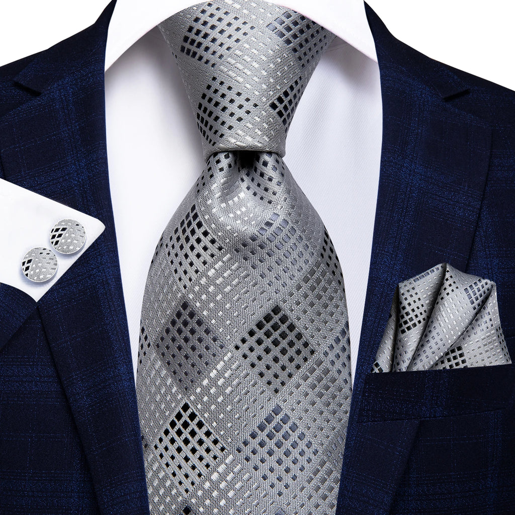 Men's Black Silk Paisley Tie for Travel-Friendly Style