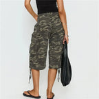 VacationGrabs Women's 3/4 Length Low Rise Denim Cargo Shorts Baggy Wide Leg Cropped Trousers with Pockets for Y2K Retro Streetwear