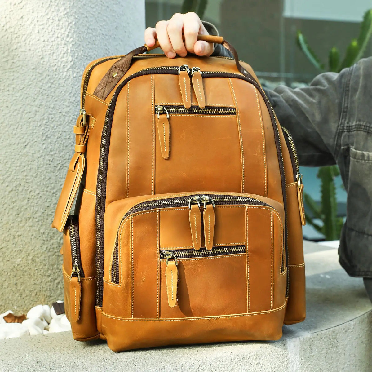 Frenzy Horsehide Men's Double-Shoulder Backpack, Cowhide Outdoor Travel Backpack, Men's Genuine Leather Double-Shoulder Bag