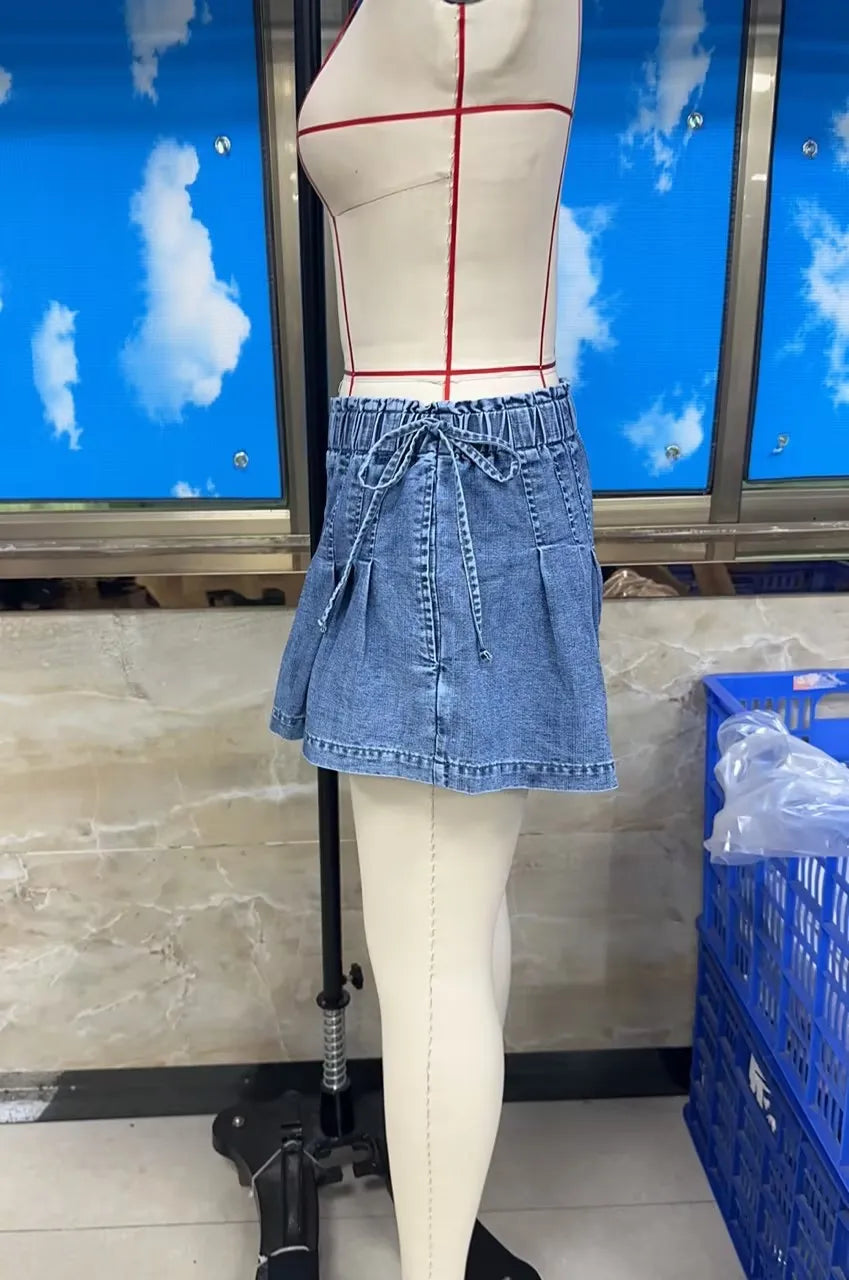 VacationGrabs Women Y2K Retro Pleated Denim Shorts High Waist Elastic Waist Wide Leg Casual Shorts with Drawstring Pockets Streetwear