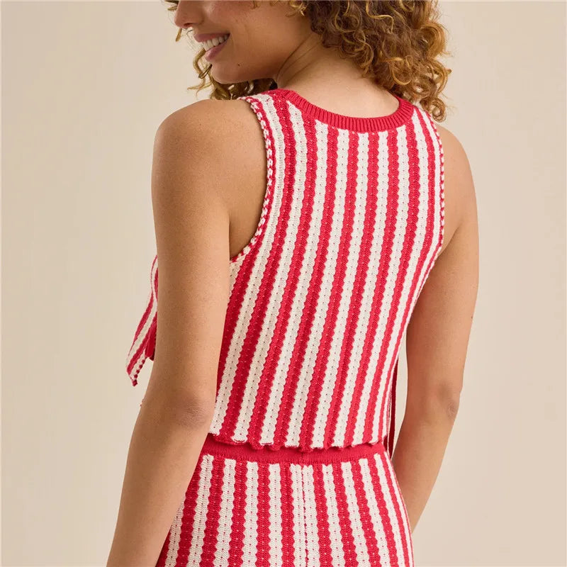 Women Y2K Striped Knit Crop Tank Top 3D Daisy Floral Sleeveless Halter Vest Side Tie Scalloped Hem Hollow Out Knitted Streetwear