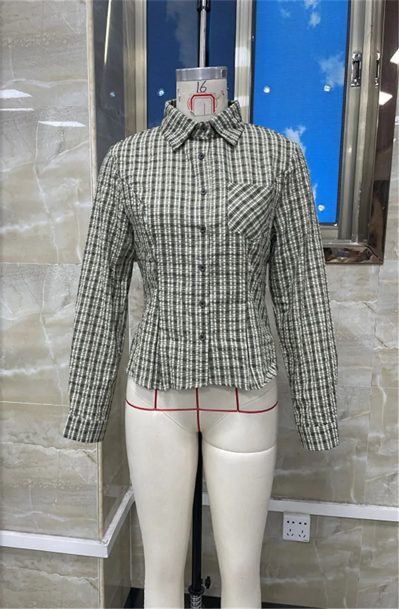 VacationGrabs Women Slim Fit Button Down Striped Shirt Long Sleeve Fitted Button Up Shirt Vintage Y2K Pinstripe Collared Blouse