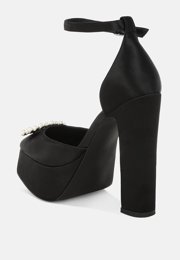 Maeissa Pearls Brooch Detail Platform Block Heel Sandals