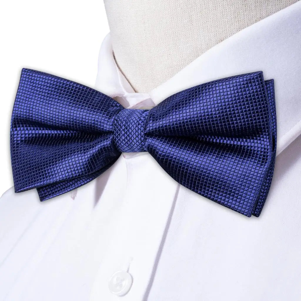 Men's blue patterned bow tie silk for formal occasions