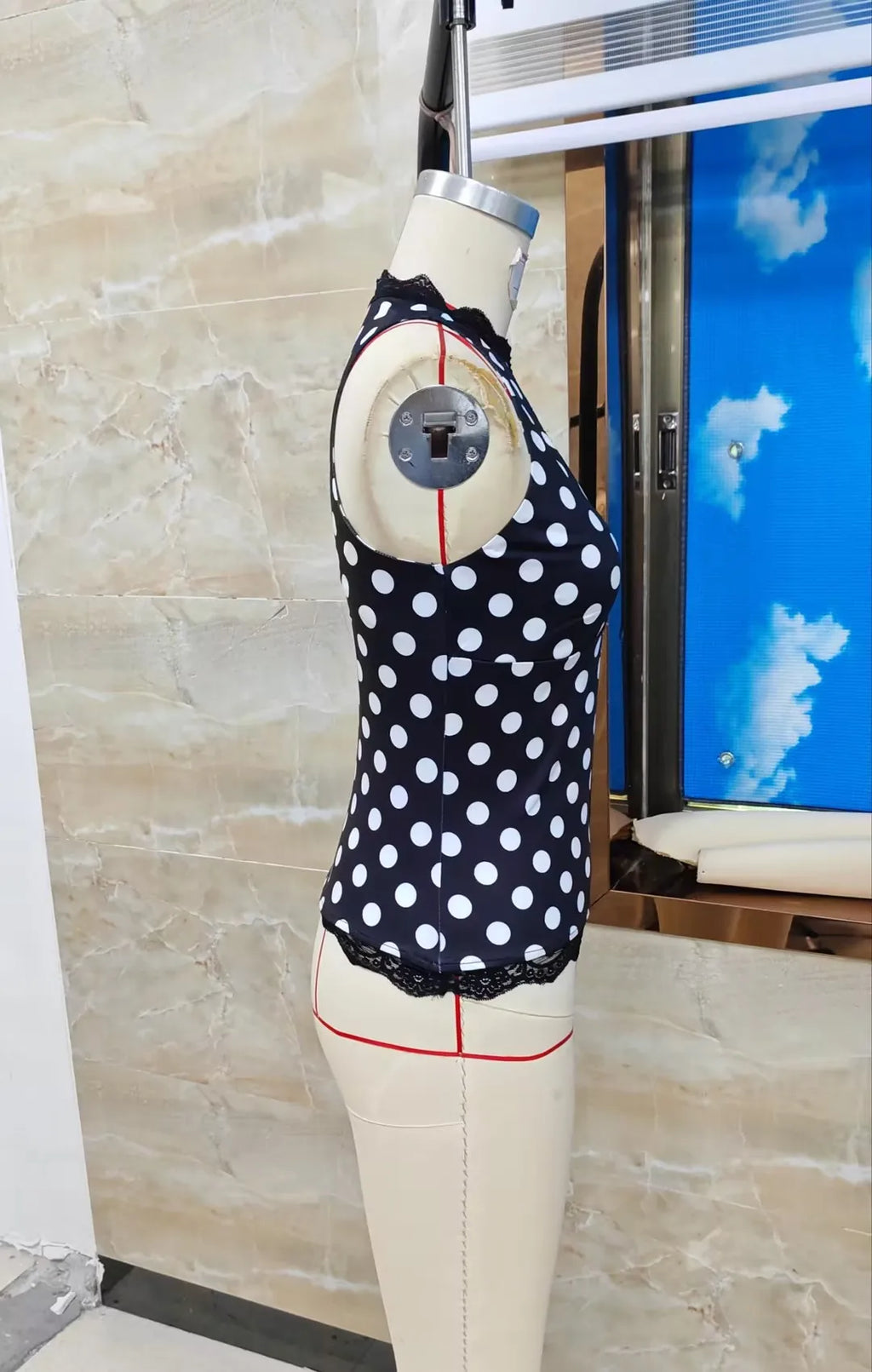 VacationGrabs Women Polka Dot Halter Neck Tank Top Lace Trim Keyhole Cutout Sleeveless Slim Fit Y2K Camisole Top for Party Clubwear